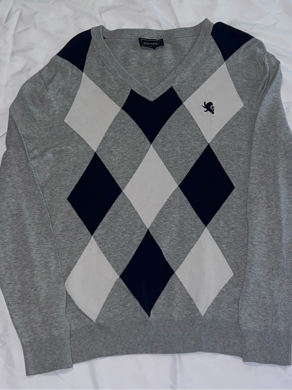 Express Men's Gray and Navy Argyle V-Neck Sweater